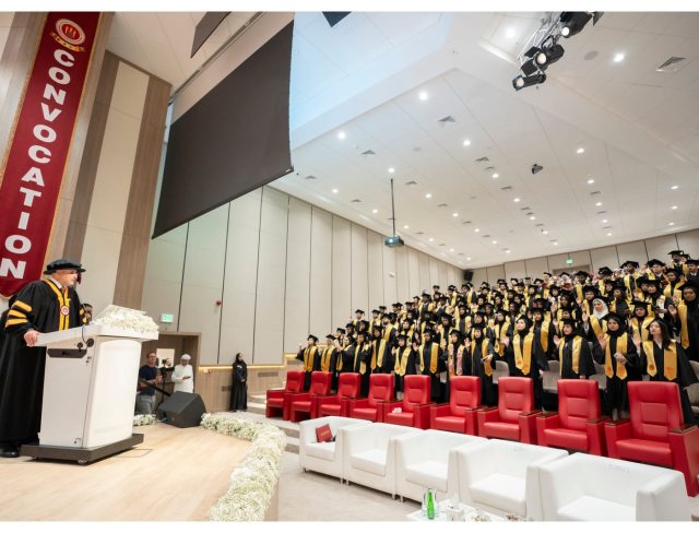 Address from the podium to the graduating class at the RAKMHSU convocation
