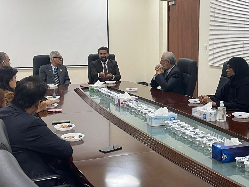 RAK Medical and Health sciences University sign an MOU with RAK college of Dental science — photograph 2 of 4