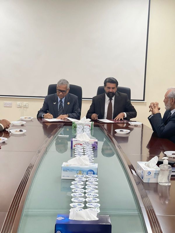 RAK Medical and Health sciences University sign an MOU with RAK college of Dental science — photograph 3 of 4