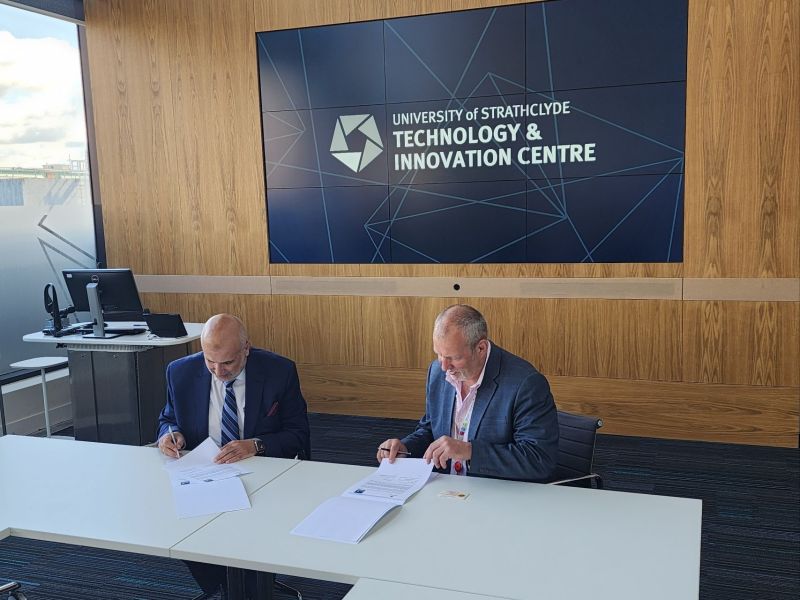 President of RAK Medical & Health Sciences University visited the University of Strathclyde (UK) to sign an MOU between the two institutes. — photograph 2 of 2